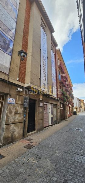 Foto a55838d6-b1c8-4820-88bb-51dd8f54aa40. Edifici a Casco Antiguo León