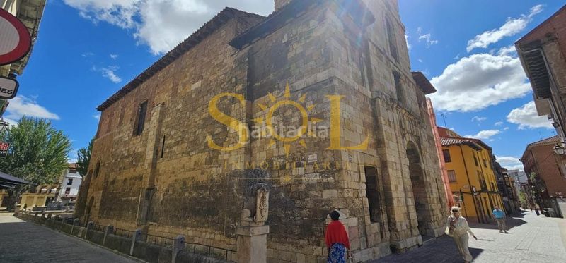 Foto b8b6b4fa-47e4-4fb5-81ee-ba1415a6b928. Edifici a Casco Antiguo León