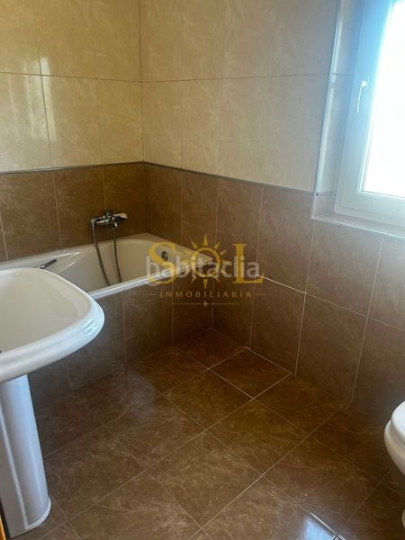 Foto 6535e555-4724-48b6-8031-6c92f35b65ac. Casa amb calefacció aparcament a Onzonilla
