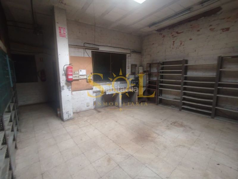 Foto 0e731de5-98f7-489a-b4a2-fefb6a28fba2. Local comercial a Armunia León
