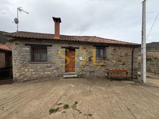Casa  Calle barrio. Casa en calle barrio 2