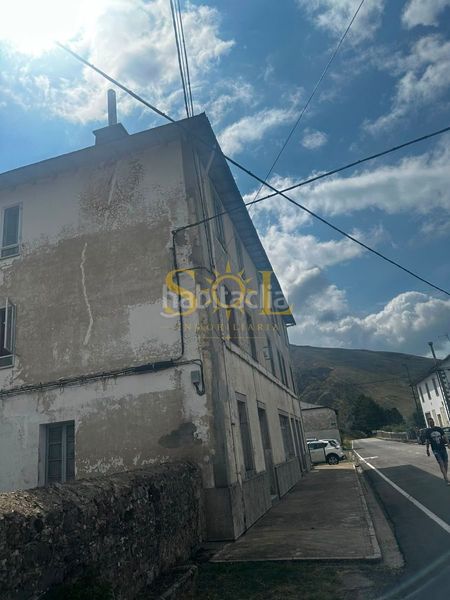 Foto b8f03c3a-c452-4def-be1a-bba5f2742509. Casa amb calefacció a Cabrillanes