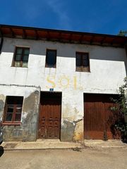 House  Calle el cañamal. Casa con jardin para reformar en la valcueva leon.