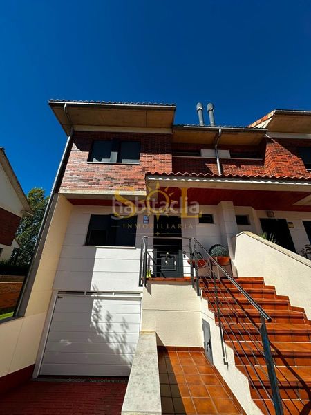 Foto e18df034-2c5a-489a-bdb9-f6b2aba43cce. House with heating parking in Villabalter San Andrés del Rabanedo