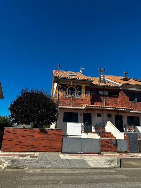 Foto ed8f3cd0-9773-44b0-aee8-26f935f1bfc4. House with heating parking in Villabalter San Andrés del Rabanedo