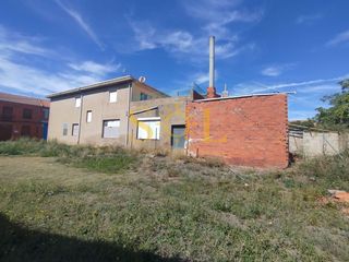 Casa  Calle la milla. Venta de casa en bustillo del páramo para reformar.