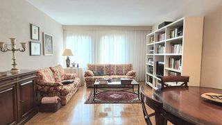Etagenwohnung in Calle del concejo de egüés 18