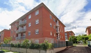 Flat in Calle del palacio 15. Bajo en mendillorri
