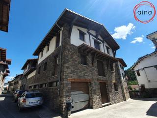Country house  Plaza tomas de burgui