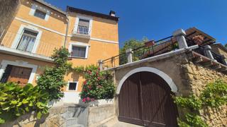 Masia en Calle sol 7. Casa con precioso jardn