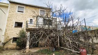 Mas  Calle paseo de fray vicente bernedo. Casa con terreno en el centro de puente la reina