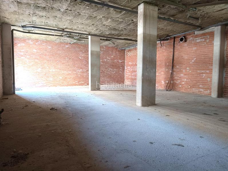 Foto a8fe58d3-491a-4fe6-a9eb-91e06da3c8d3. Alquiler local comercial en plaza republica saharaui 14 local nuevo en artiberri en Berriozar