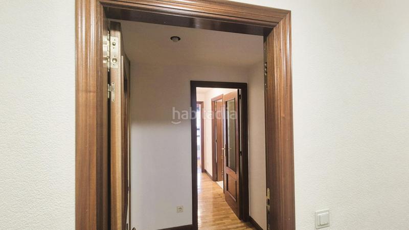 Foto c2edf0f2-fa8a-4575-886d-d6df8ce4bced. Piso en plaza plaza rafael alberti en Barañain
