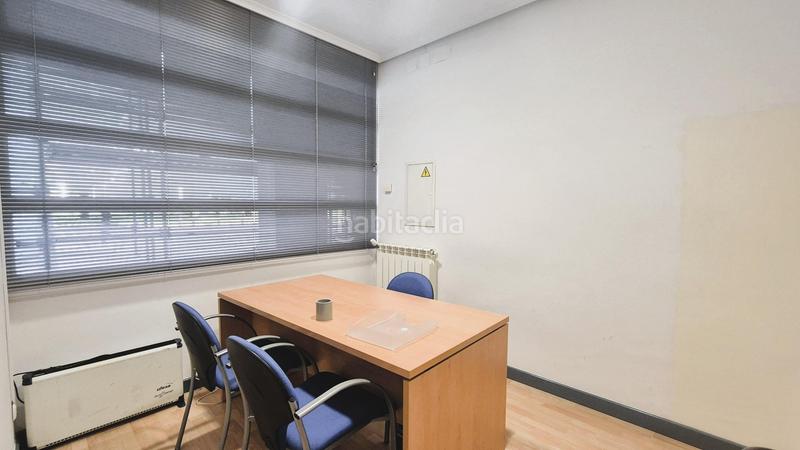 Foto 27dd2f8b-7979-47ef-b305-1474fb6083f1. Local comercial en calle calle del monasterio de iharte 2 en Pamplona / Iruña