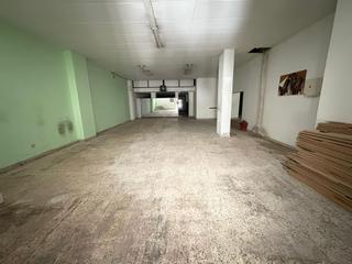 Local Comercial a Cerdanyola Nord. Local comercial con grandes posibilidades