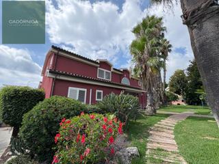 Chalet à Alella. Maravillosa villa con vistas al mar en alella