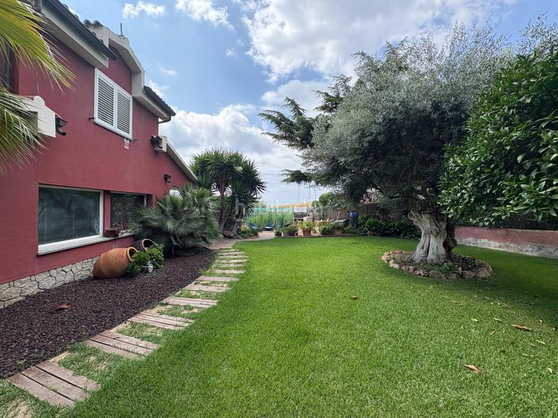 Foto 648bc1f7-d515-49ac-8218-eaf9f3b490f7. Chalet maravillosa villa con vistas al mar en Alella