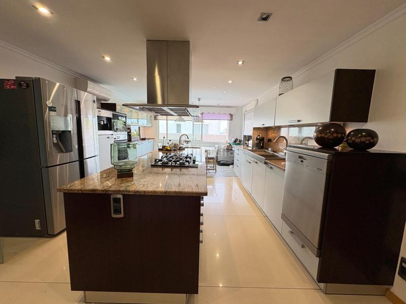 Foto 8a8b93d4-04a6-4b44-9149-493225f4345d. Chalet maravillosa villa con vistas al mar en Alella