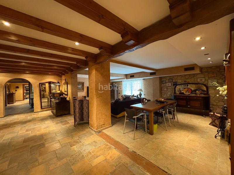 Foto f6bc6540-021f-4aed-bd9f-3f19e24e0636. Chalet maravillosa villa con vistas al mar en Alella
