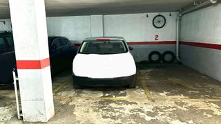 Aparcament cotxe a Centre. Venta conjunta de dos amplias plazas de parquines en el centro d