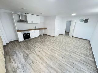Rent Studio in Bellresguard-Can Teixidó. Piso tipo loft local  a pocos metros del mar