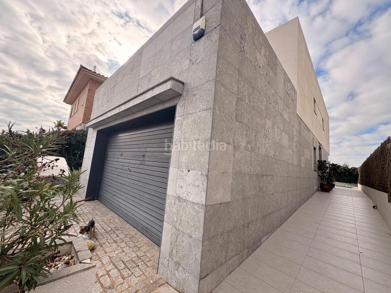 Foto 9cf82586-515d-493e-b4c3-307cf0dbde90. Xalet amb calefacció aparcament piscina a Pinemar Pineda de Mar