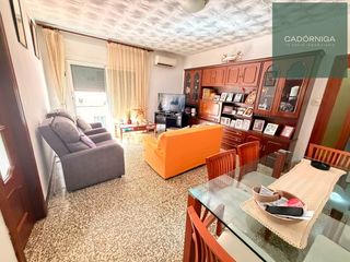Casa a Cerdanyola Nord. Amplia vivienda con gran terraza privada