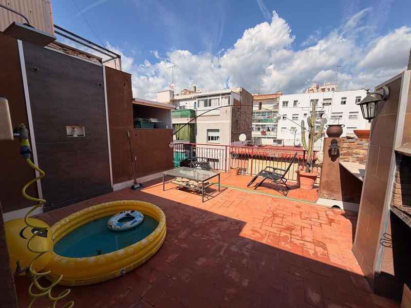 Foto 6390f92d-fd15-46ae-be31-e8b04511d4a5. Piso  reformado con estudio y gran terraza en Rocafonda alta en Mataró