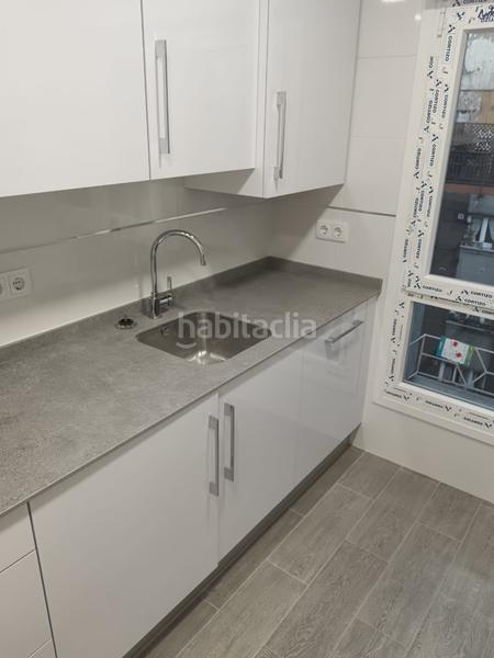 Foto b7578ff1-83c7-4466-a21f-70f99f2a53a3. Flat in Gijón - calle andalucía 10 in Pumarín Gijón