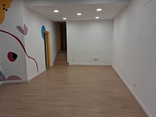 Lloguer Local Comercial a Gijón - casimiro velasco 13. Amplio local comercial en el corazón de gijón  ideal para tu neg