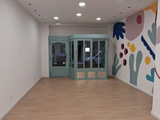 Lloguer Local Comercial a Gijón - casimiro velasco 13. Amplio local comercial en el corazón de gijón  ideal para tu neg