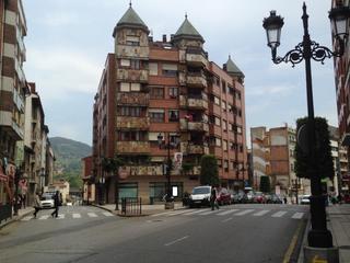 Lloguer Local Comercial  Avenida de pando. Este local diãfano se encuentra en avenida de pando, 33011, ovie