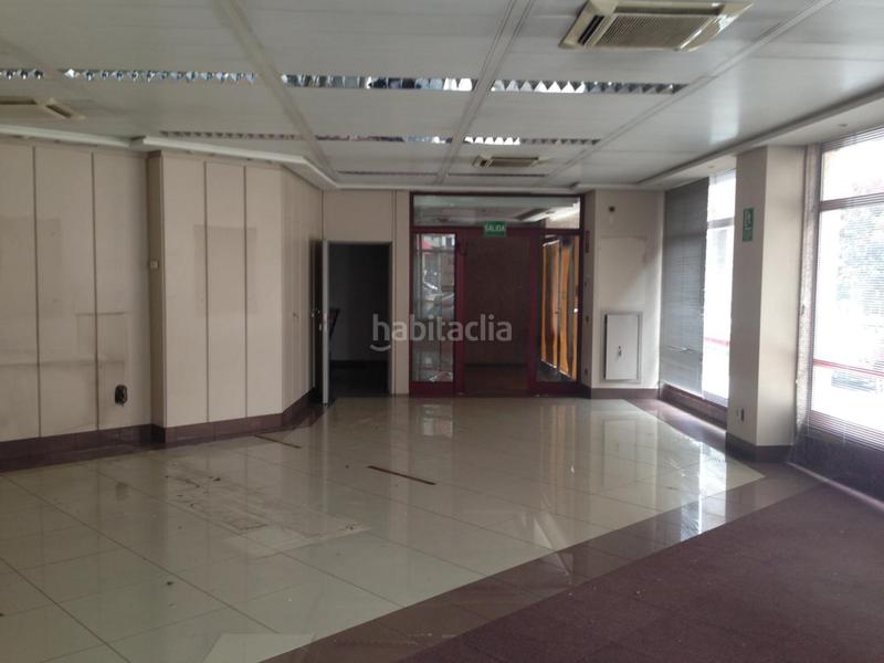 Foto 8cbf5509-a487-4c13-80a9-681db7b1545b. Rent business premise in Milán - Pumarín Oviedo