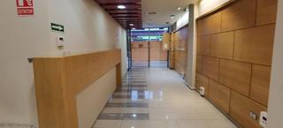 Lloguer Local Comercial  Avenida schulz. Agencia rivia alquila. este local no amueblado se encuentra en a