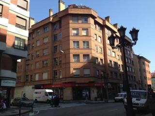 Local Comercial en Calle Aureliano San Román