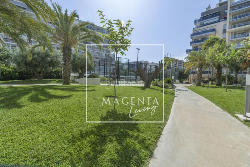 Foto 1ed1ad62-2b1b-4cad-95f8-665c42db31aa. Piso elegante piso a un paso del mar, en PAU 5 en Alicante