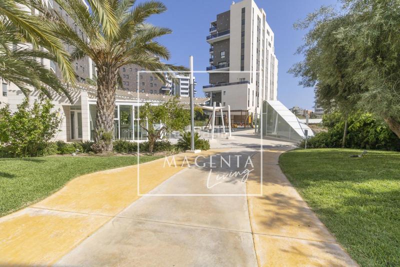 Foto 57b63504-3180-4e3f-a5c7-d80a87b87db9. Piso elegante piso a un paso del mar, en PAU 5 en Alicante