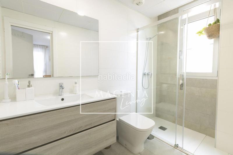 Foto 9b0b49f3-1084-4750-9d4f-51ba8dcea6af. Piso elegante piso a un paso del mar, en PAU 5 en Alicante