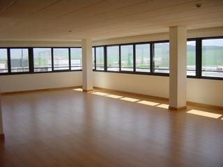 Miete Büro in Calle z 4. Bonita oficina, en moderno edificio de oficinas, última altura e