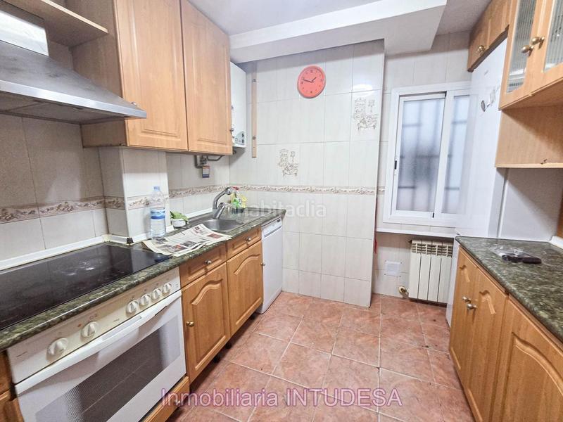 Foto d3110b69-39f0-47b0-a088-17b47f250947. Piso en venta centrico piso de tres dormitorios y un baño en Tudela