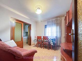 Pis  Azut. En venta piso de cuatro dormitorios y un baño en tudela