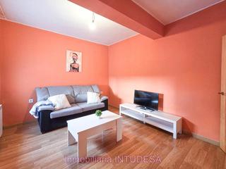 Appartement  Estanca. En venta piso de tres dormitorios y un baño en tudela
