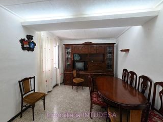 Pis  Balsa del pulguer. En venta piso económico de cuatro dormitorios y un baño en tudel