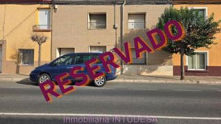 Casa  Calle ram�n y cajal. Se vende casa de cinco dormitorios, ba�o y aseo en cabanillas