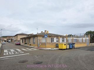 Casa  Calle gayarre. Se vende casa de planta baja de cuatro dormitorios  en milagro