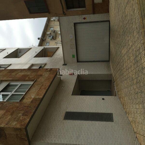 Foto 0317410c-a75a-4182-a449-12455c532745. Parking voiture dans Centro Tudela