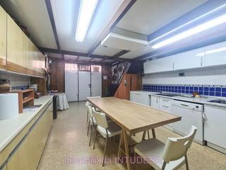 Local commercial  Entrefuentes. En venta localbajera ubicada en barrio de lourdes en tudela