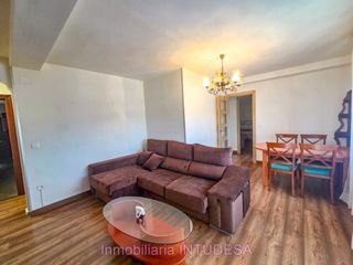 Rent Flat  Calle santa ana. Se alquila piso de tres dormitorios y un baño en buñuel