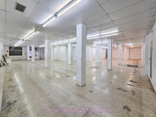 Location Local commercial  Pablo sarasate. Se alquila céntrico local de 390m2 en tudela