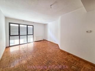 Pis  Caldereros. Se vende piso de tres dormitorios y un baño en tudela